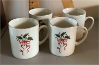 4 Royal Holly Holiday mugs