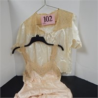 VINTAGE LADIES GOWN SIZE SMALL & SATIN LACE BED