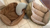 Medium Dog Sized Dog Beds as Found