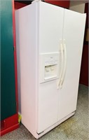 Whirlpool Refrigerator, Ice and Water in Door,