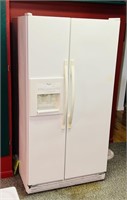 Whirlpool Refrigerator, Ice and Water in Door,
