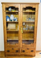 Very Nice Oak Cabinet, 4 Shelves, 2 Drawers,