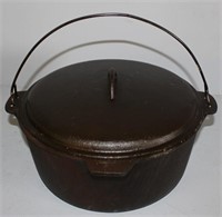 vintage 12" cast iron dutch oven w lid