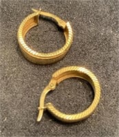 14 karat gold pierced hoop earrings