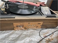 2 +/- Old Record Players & 2 +/- Speaker