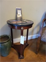 ACCENT TABLE