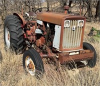 International Harvester 504 Tractor