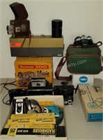 Vintage Camera Equipment Group - Minolta
