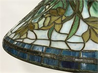 Tiffany Daffodil style stained glass lamp w/ shade