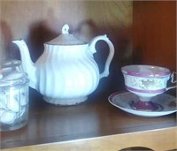 A pretty teapot and more