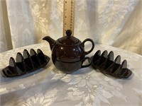 TEA FOR ONE BLACK SET AND TWO TEABAG HOLDERS