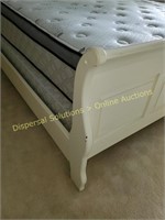 Sleigh Bed | King