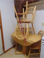 Wood table & 4 chairs (sides fold down) --