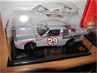 2 Revell diecast 1:24 stock cars Kevin Harvick #29