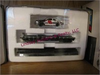 2 Revell 3pc diecast trainsets HO scale, --