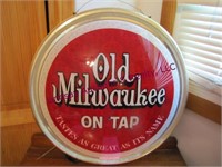 Old Milwaukee Beer light approx 21" round