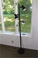 3-Light Floor Pole Sytle Lamp