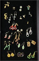 20 Pr Pierced Earrings