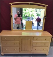 Gorgeous Solid Maple Ethan Allen Dresser