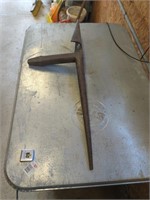 Anvil tool 30in long 11in tall
