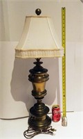 Grande lampe de table mid century en laiton très