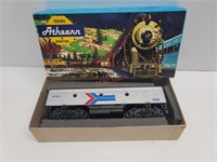 Athearn HO Scale Amtrack Powered Train Engine