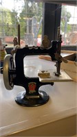 PETER PAN MODEL 1 MINIATURE SEWING MACHINE