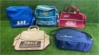 5X ASSORTED VINTAGE TRAVEL BAGS (VARIOUS AIRLINES)