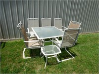 OUTDOOR TABLE AND CHAIR SET