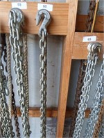APROX 10' LOG CHAIN WITH HOOKS