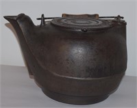 (K) Western Stove Co. Cast Iron Kettle