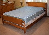 (B2) Full Size Hard Maple Bed