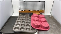 NEW Crofton cooling Racks & Muffin Tins Silicone