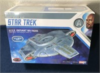 New Polar Lights 1:1000 Star Trek NX-74205 USS