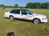 '96 Lincoln Town Car Signature Series 52,061 miles