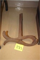 Vintage Iron Building Support Piece