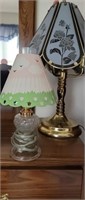 21" H TOUCH LAMP WITH DECORATIVE GLASS SHADE
12"