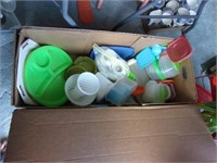 BIG BOX OF TUPPERWARE AND OTHER CONTAINERS
