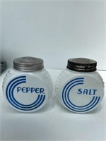 1950’s Salt & Pepper Blue & white