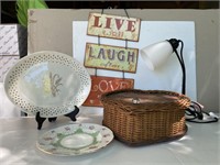 Vtg Lidded Basket with Desk lamp Live Laugh Love