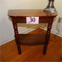 2 TIER VICTORIAN SIDE TABLE 25 X 22 X 18