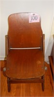 1940'S ARMY ISSUED WWII FOLDING CHAIR