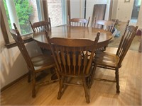 Round Pedestal Table with Six Chairs 2 extra