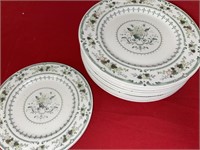 Royal Doulton Provencal 10 Dinner Plates & 2 Small