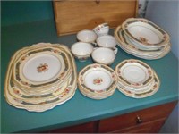 W.H. Grindley Windsor Ivory Pattern Dish Set