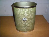Pearl-Wick Garbage Can