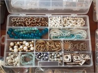 TRAY OF JEWELRY