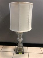 GLASS VASE STYLE LAMP