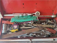 Metal toolbox with hand tools (some Craftsman) --