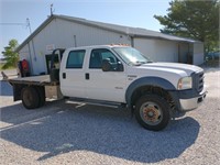 2005 Ford F550 4WD Dually Flatbed 4 DR